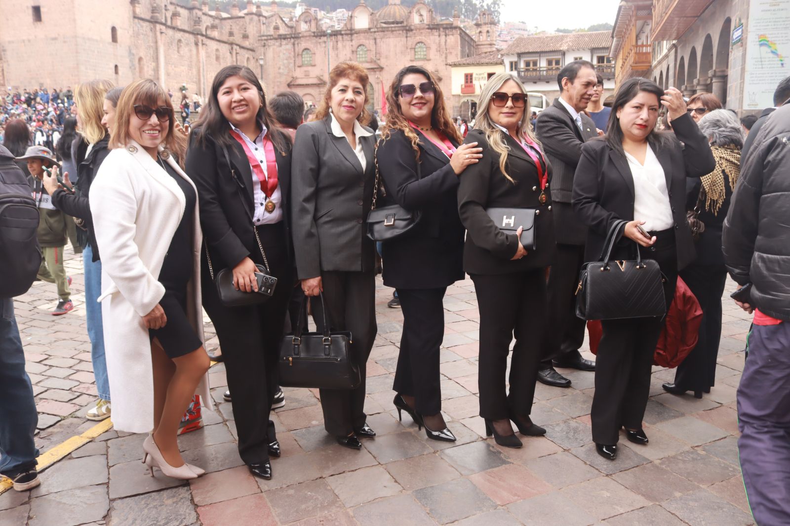 Foto 97 de DESFILE POR EL MES DEL CONTADOR 2025