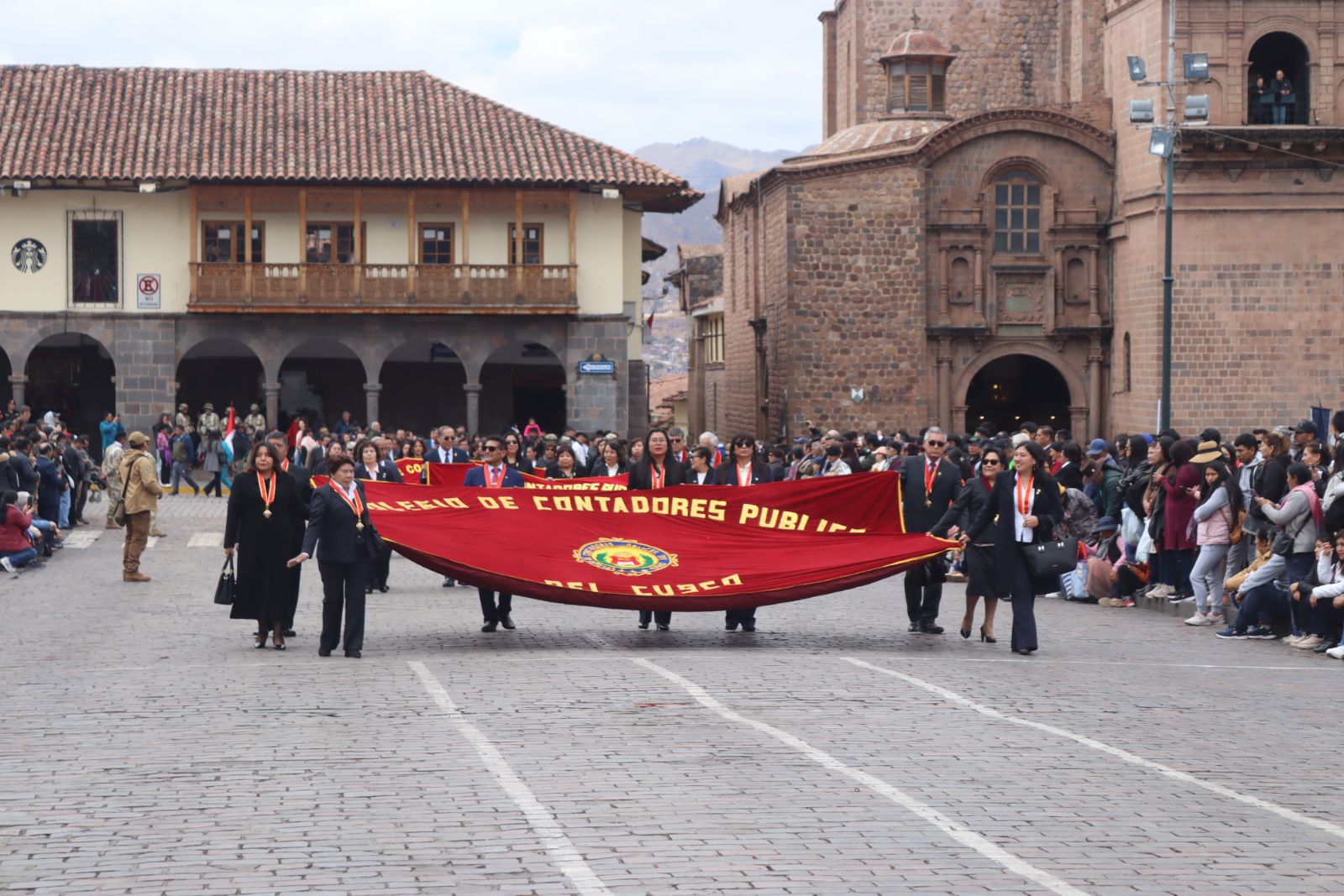 Foto 101 de DESFILE POR EL MES DEL CONTADOR 2025