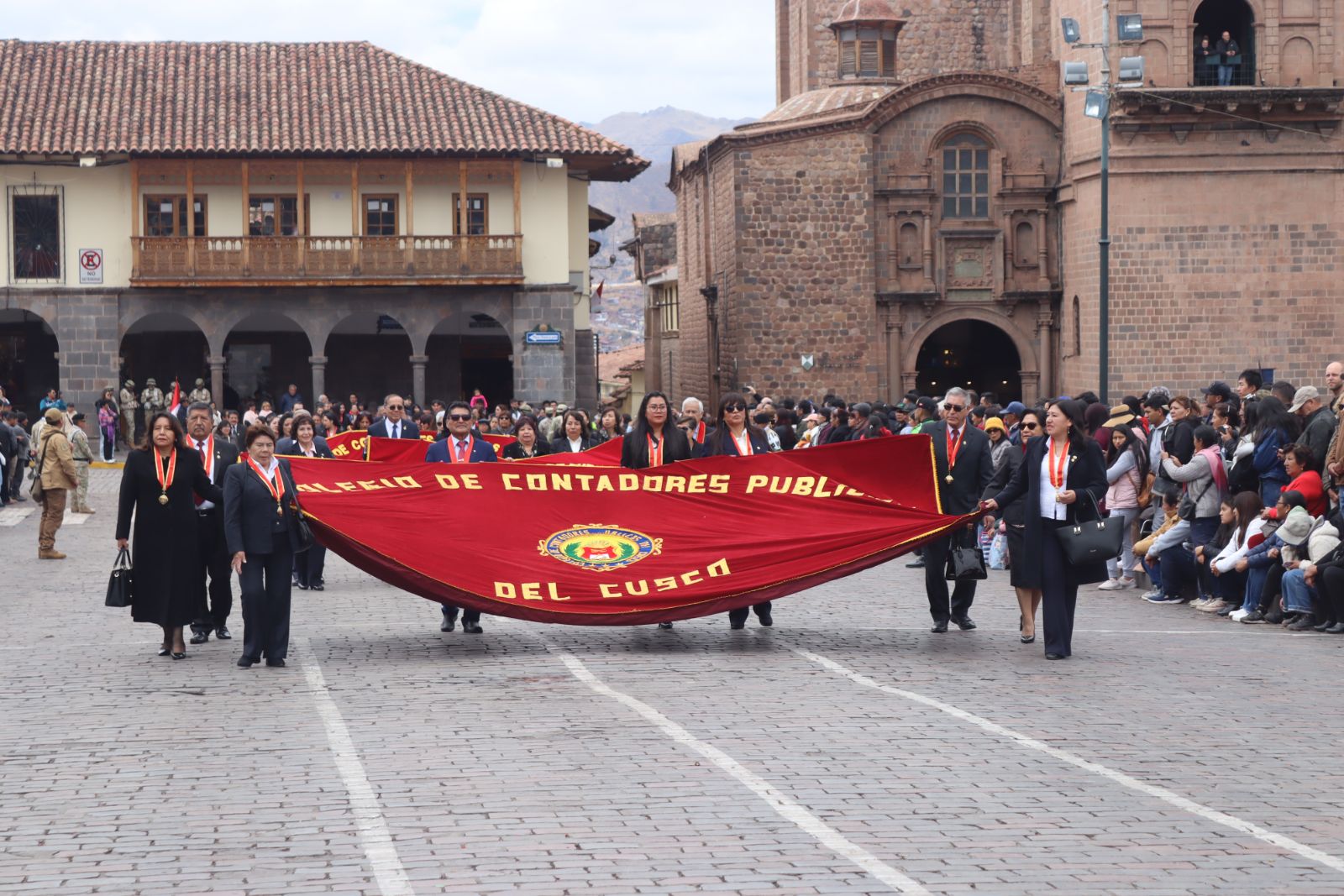Foto 105 de DESFILE POR EL MES DEL CONTADOR 2025