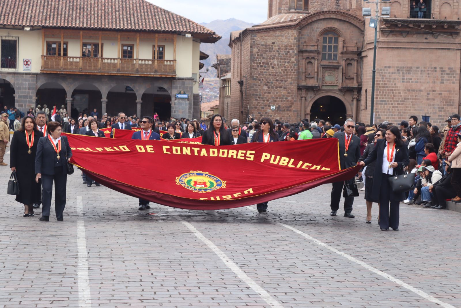Foto 106 de DESFILE POR EL MES DEL CONTADOR 2025