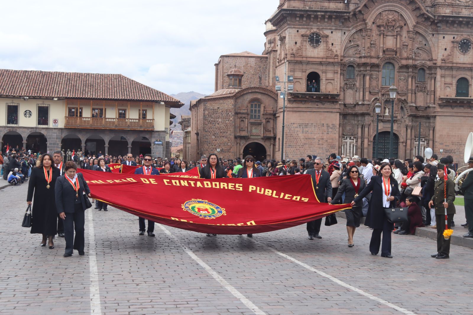 Foto 109 de DESFILE POR EL MES DEL CONTADOR 2025