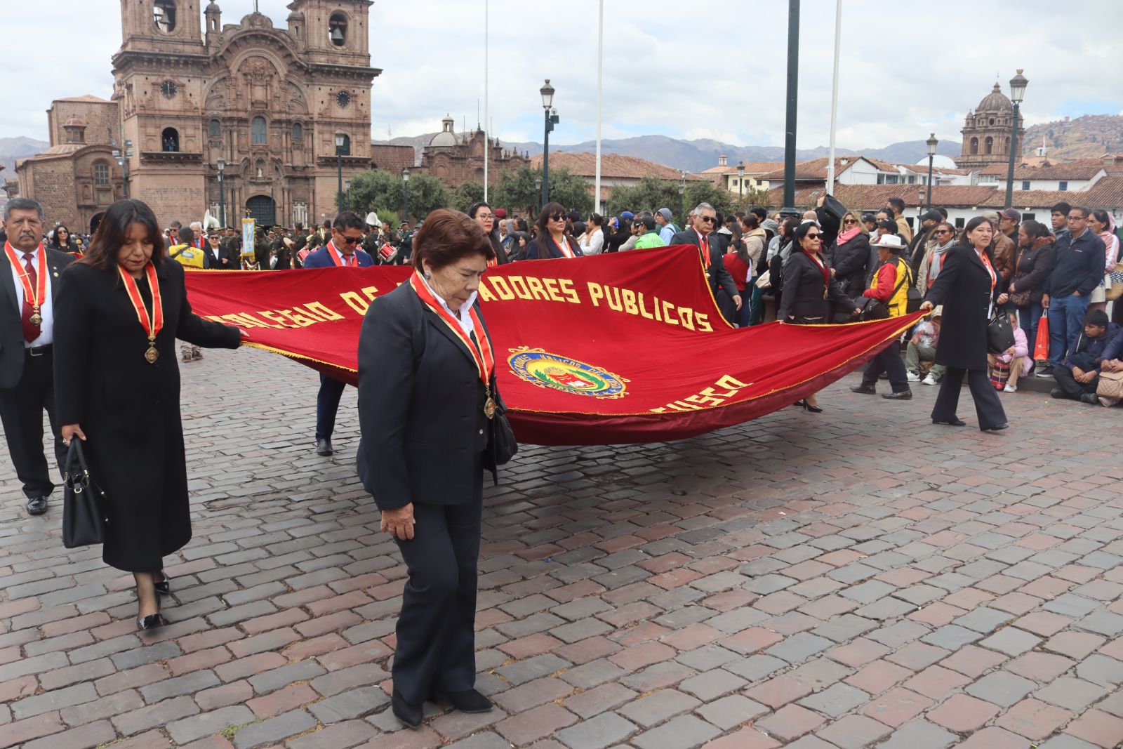 Foto 118 de DESFILE POR EL MES DEL CONTADOR 2025