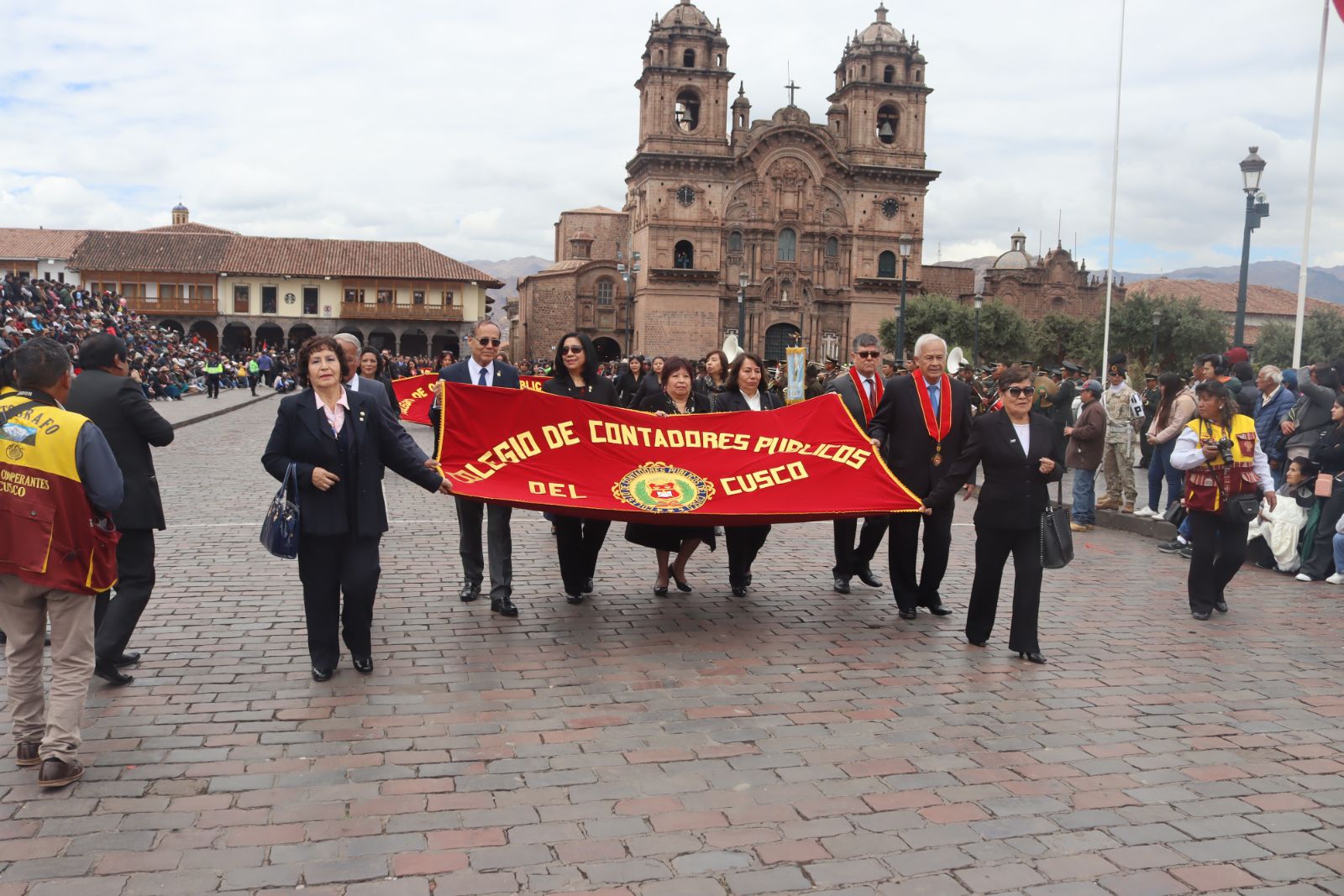 Foto 120 de DESFILE POR EL MES DEL CONTADOR 2025