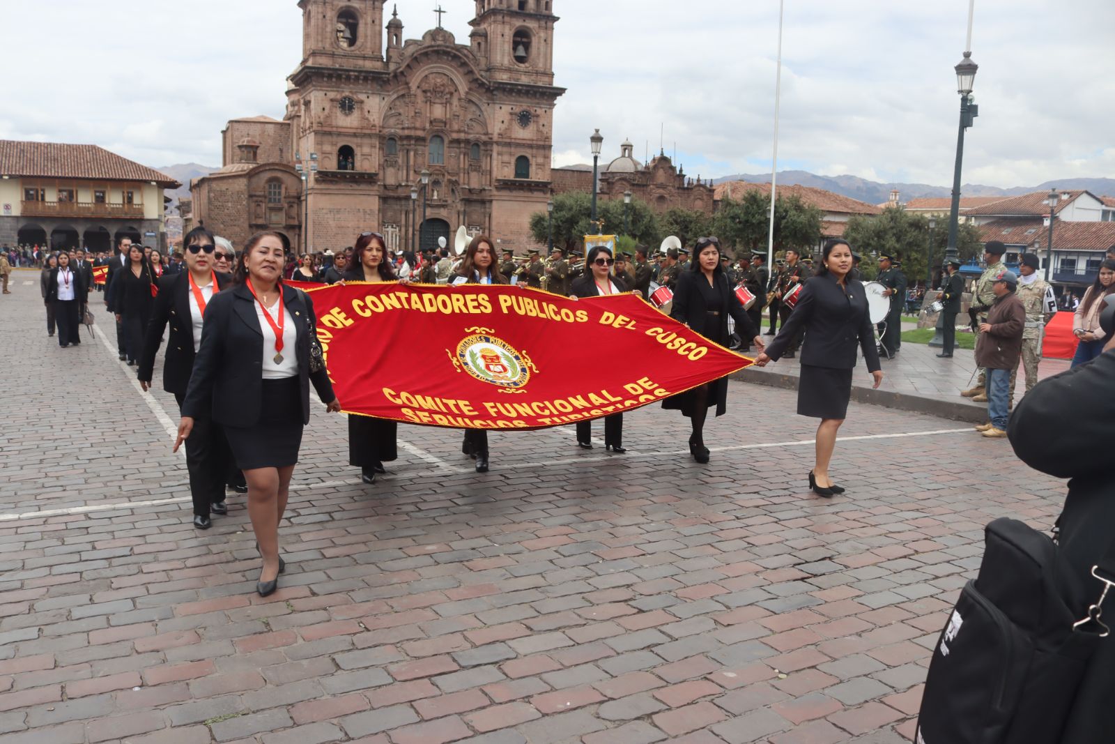 Foto 124 de DESFILE POR EL MES DEL CONTADOR 2025