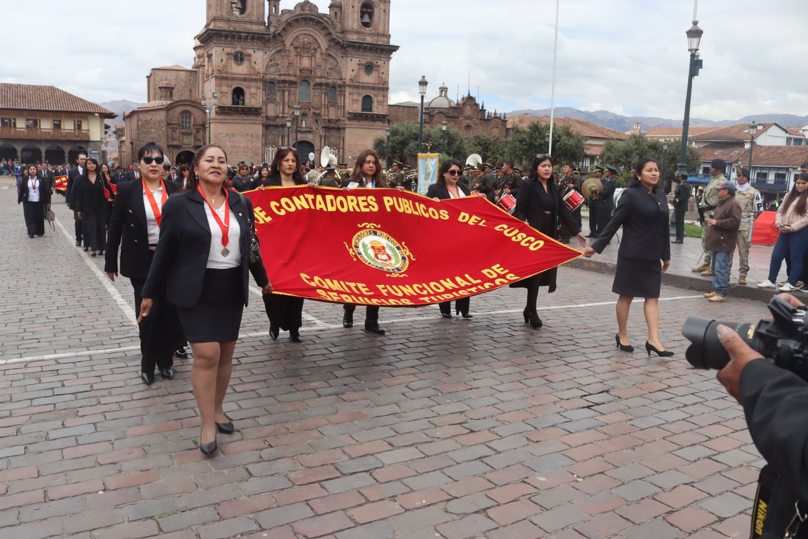 Foto 125 de DESFILE POR EL MES DEL CONTADOR 2025