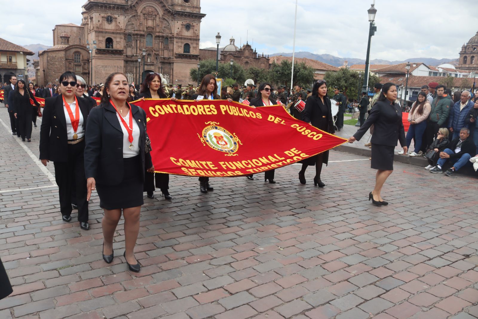 Foto 126 de DESFILE POR EL MES DEL CONTADOR 2025