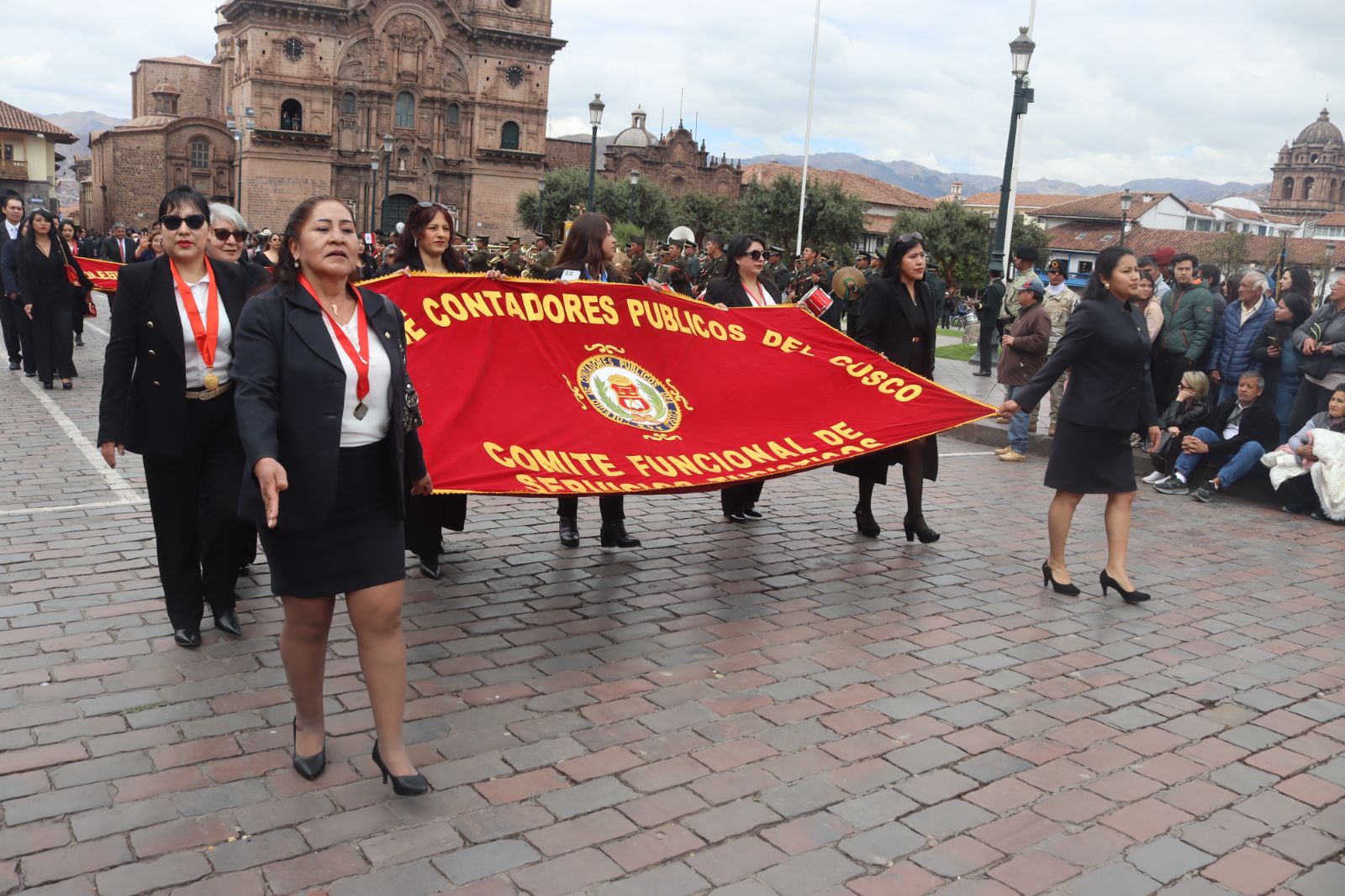 Foto 127 de DESFILE POR EL MES DEL CONTADOR 2025