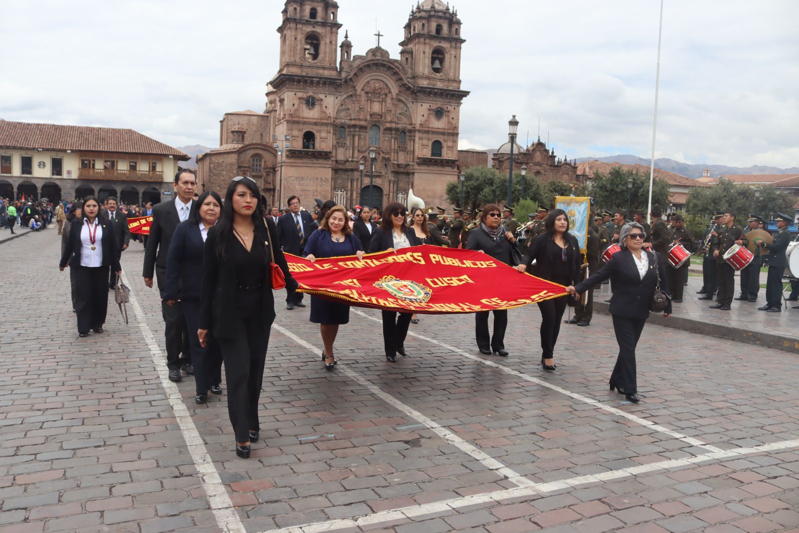 Foto 129 de DESFILE POR EL MES DEL CONTADOR 2025