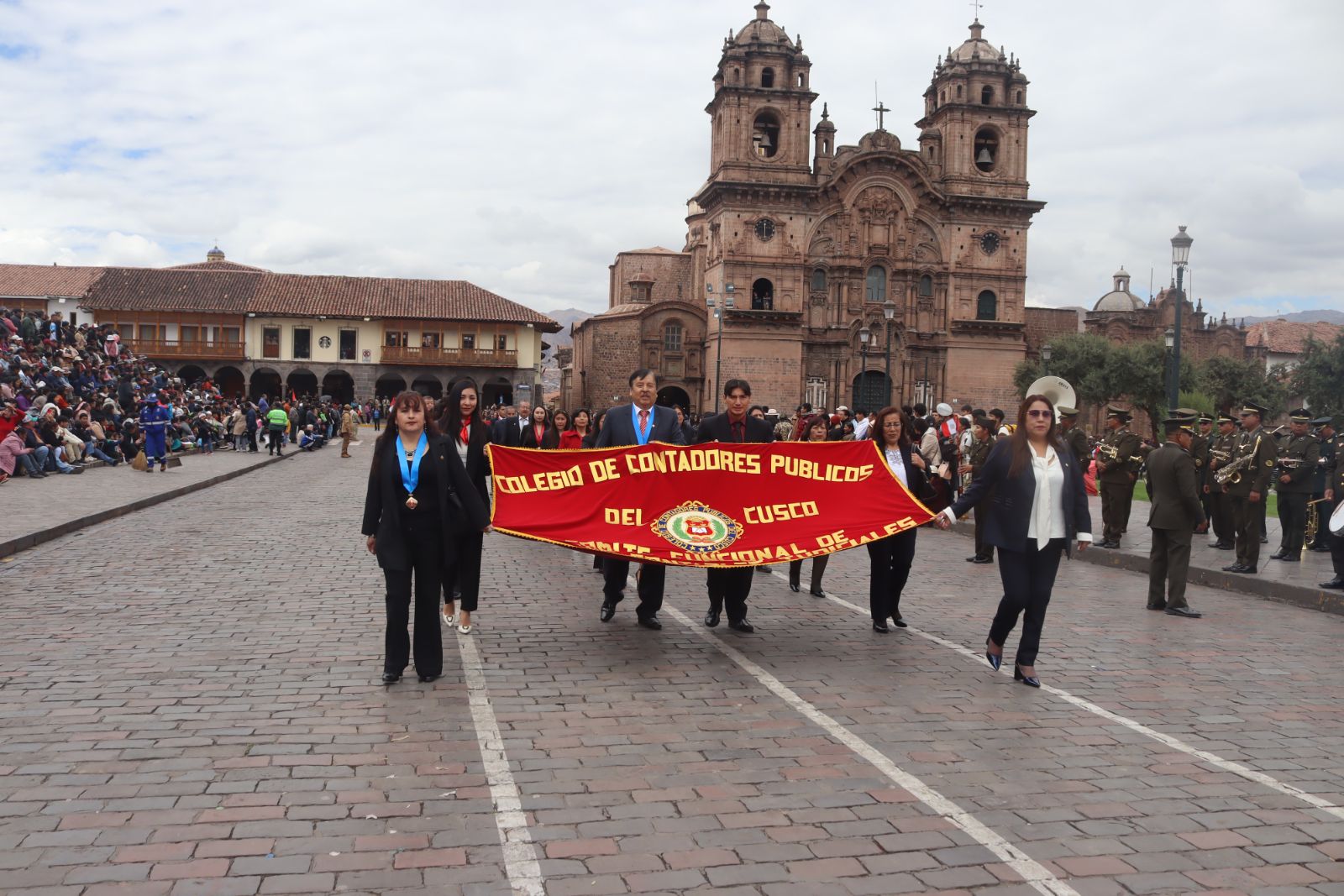 Foto 138 de DESFILE POR EL MES DEL CONTADOR 2025