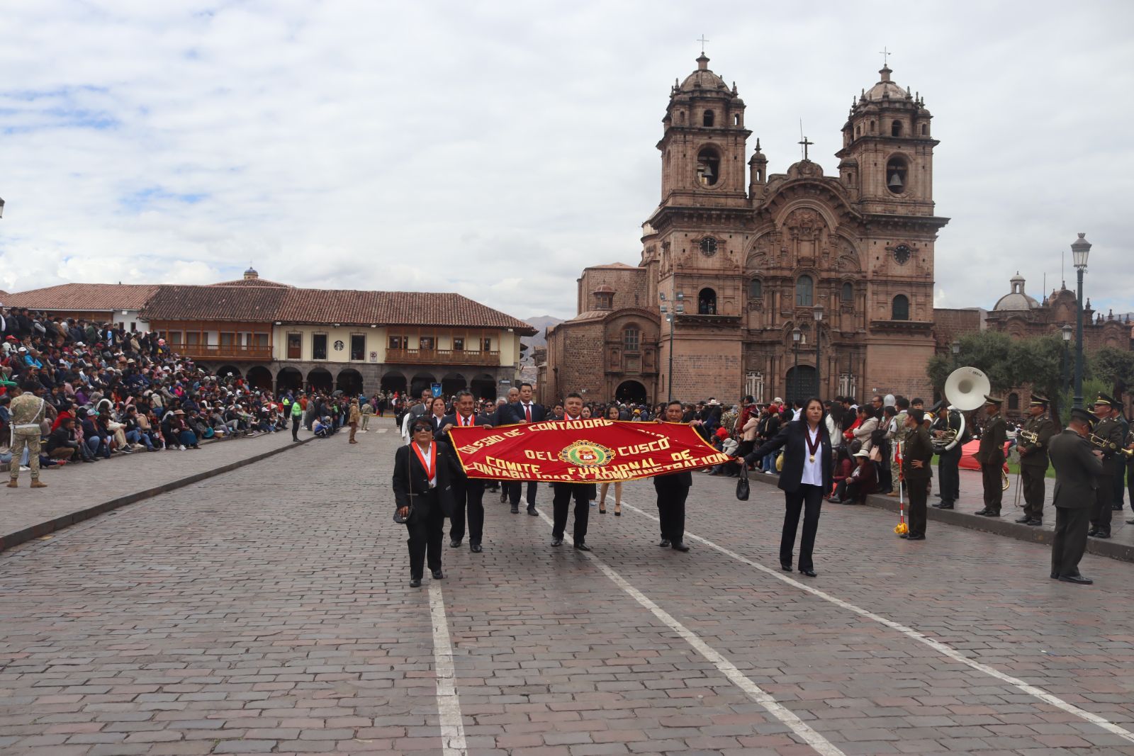 Foto 143 de DESFILE POR EL MES DEL CONTADOR 2025