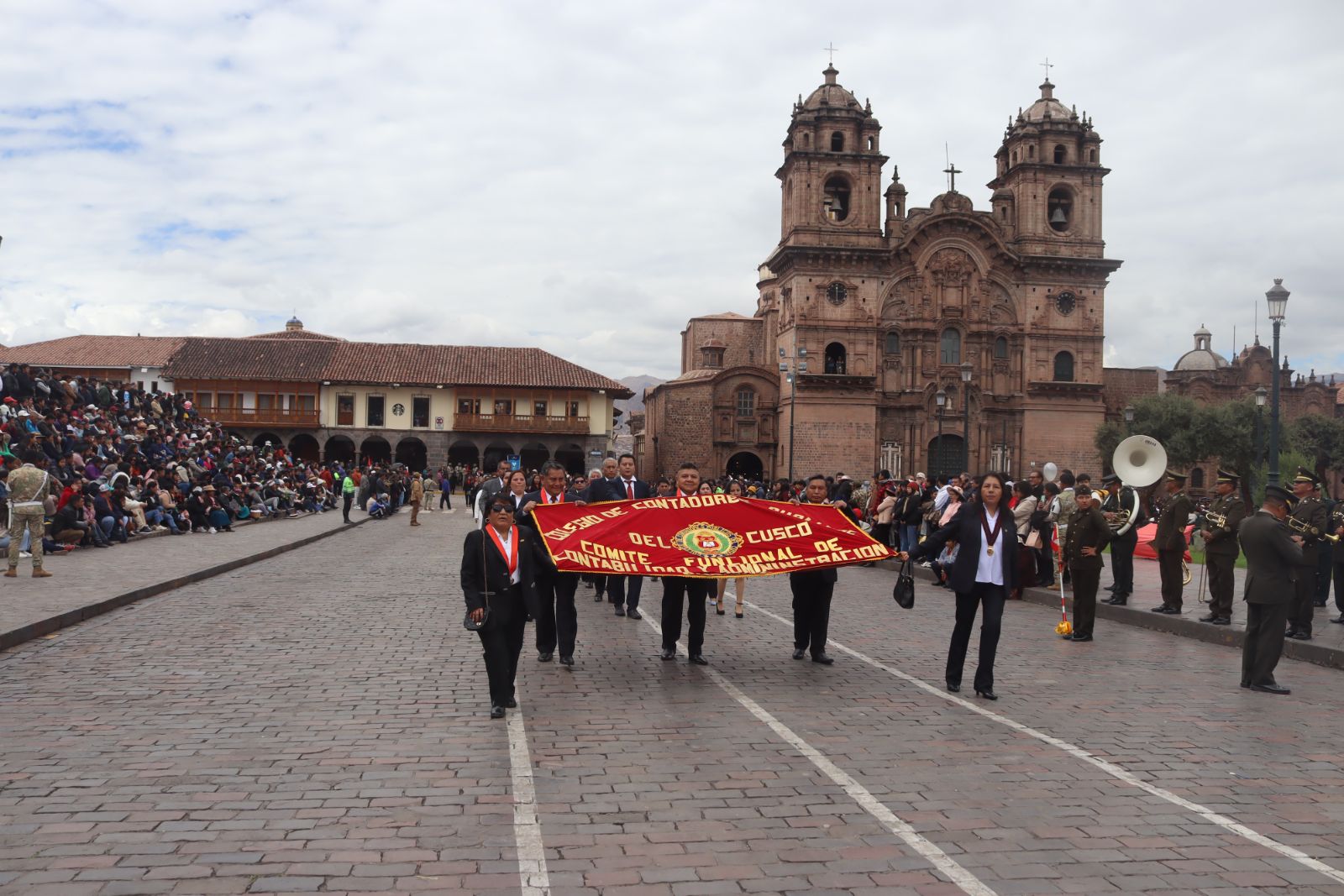 Foto 144 de DESFILE POR EL MES DEL CONTADOR 2025