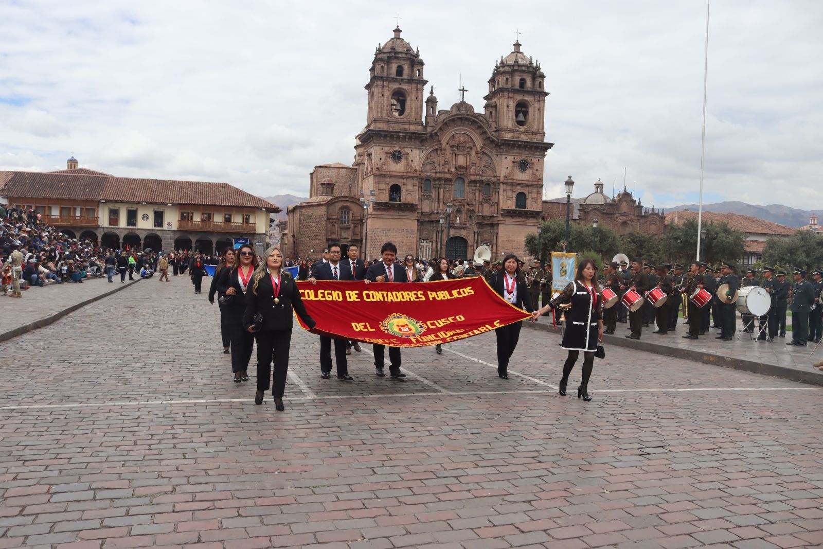 Foto 154 de DESFILE POR EL MES DEL CONTADOR 2025