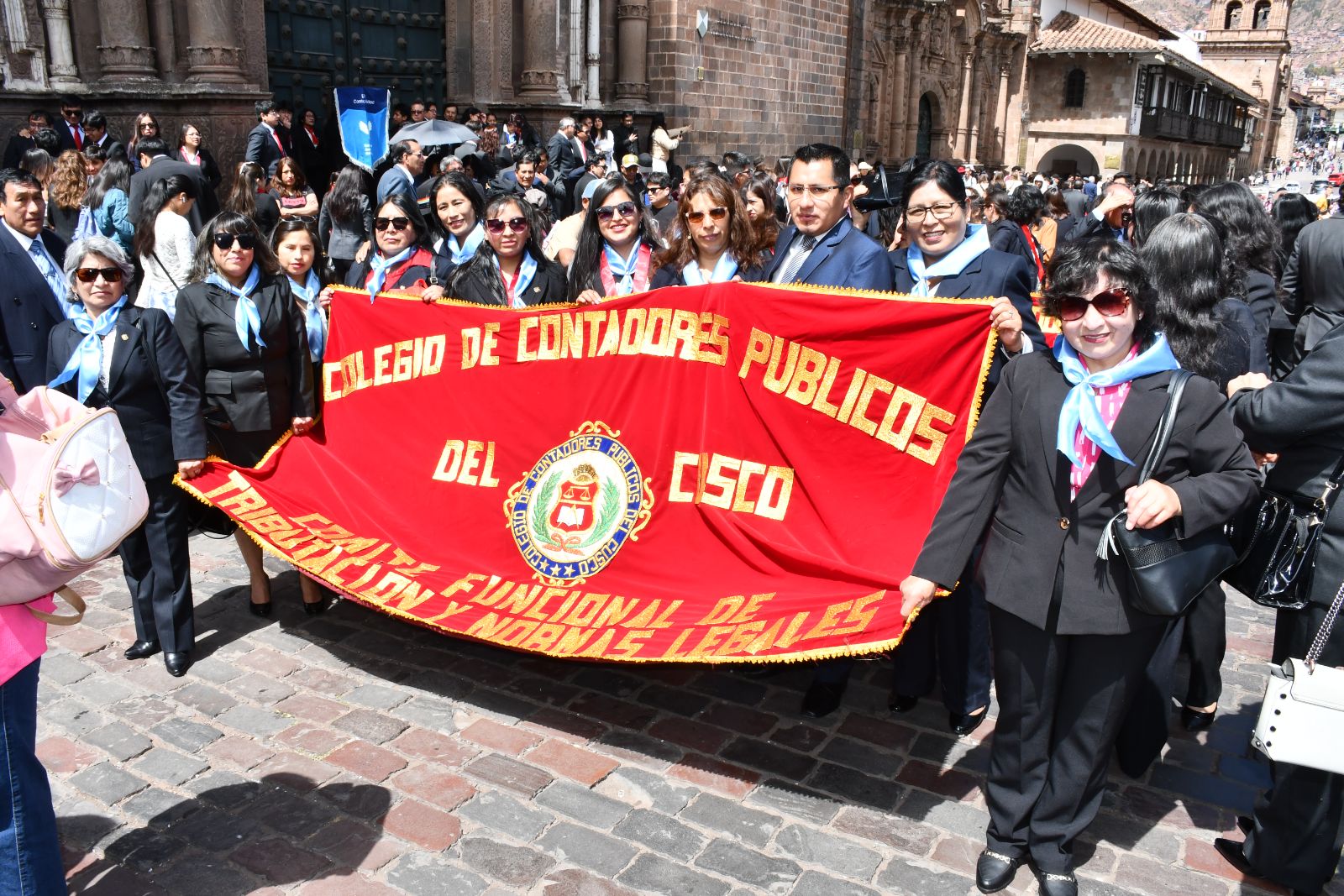 Foto 2 de DESFILE INSTITUCIONAL POR MES DEL CONTADOR 2026