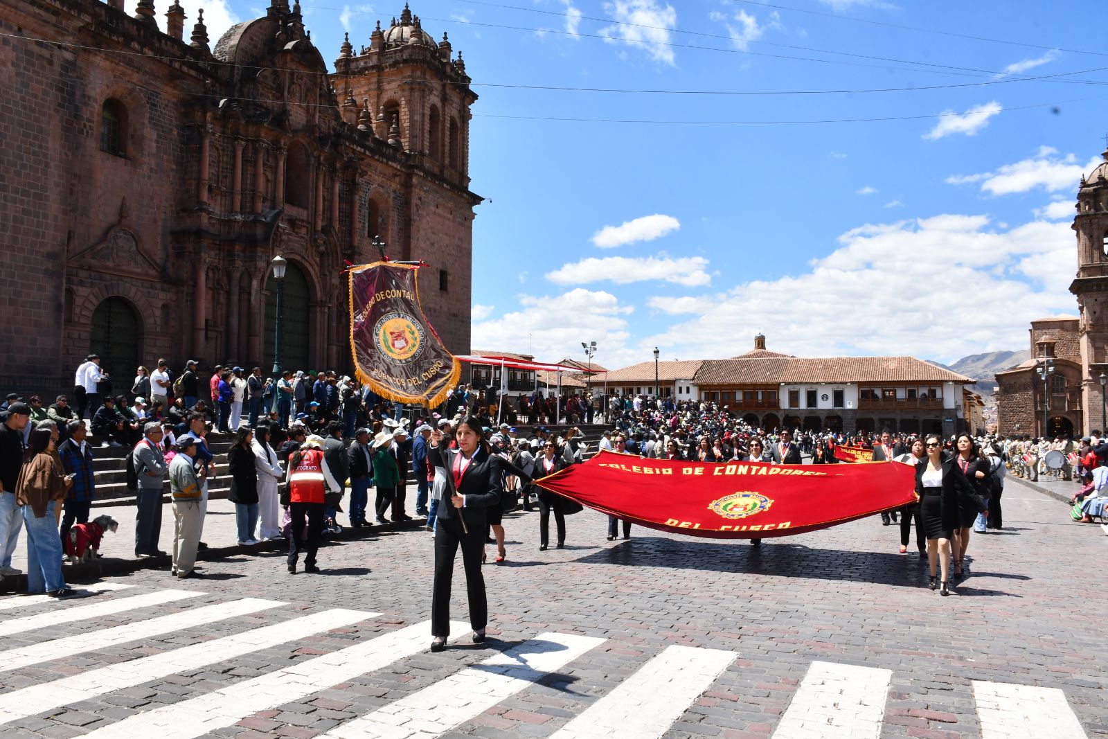Foto 3 de DESFILE INSTITUCIONAL POR MES DEL CONTADOR 2026