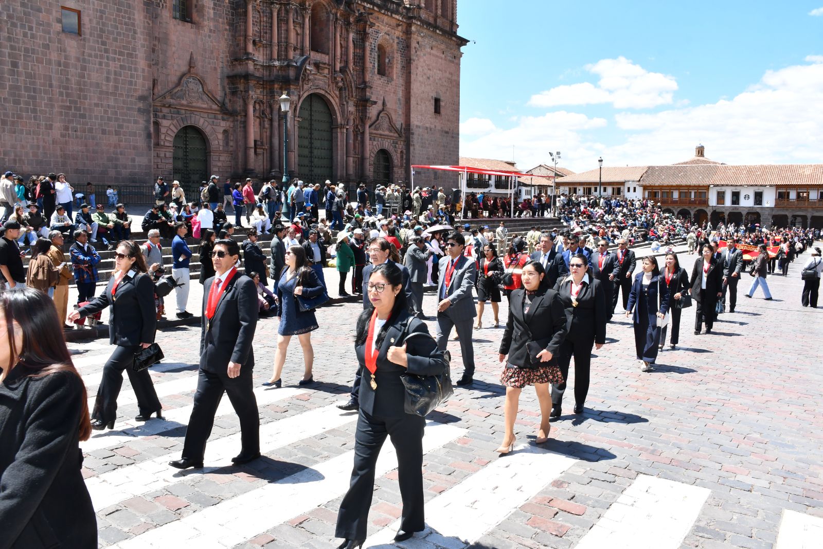 Foto 21 de DESFILE INSTITUCIONAL POR MES DEL CONTADOR 2026