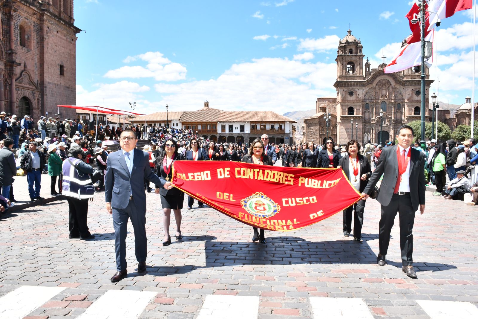 Foto 39 de DESFILE INSTITUCIONAL POR MES DEL CONTADOR 2026