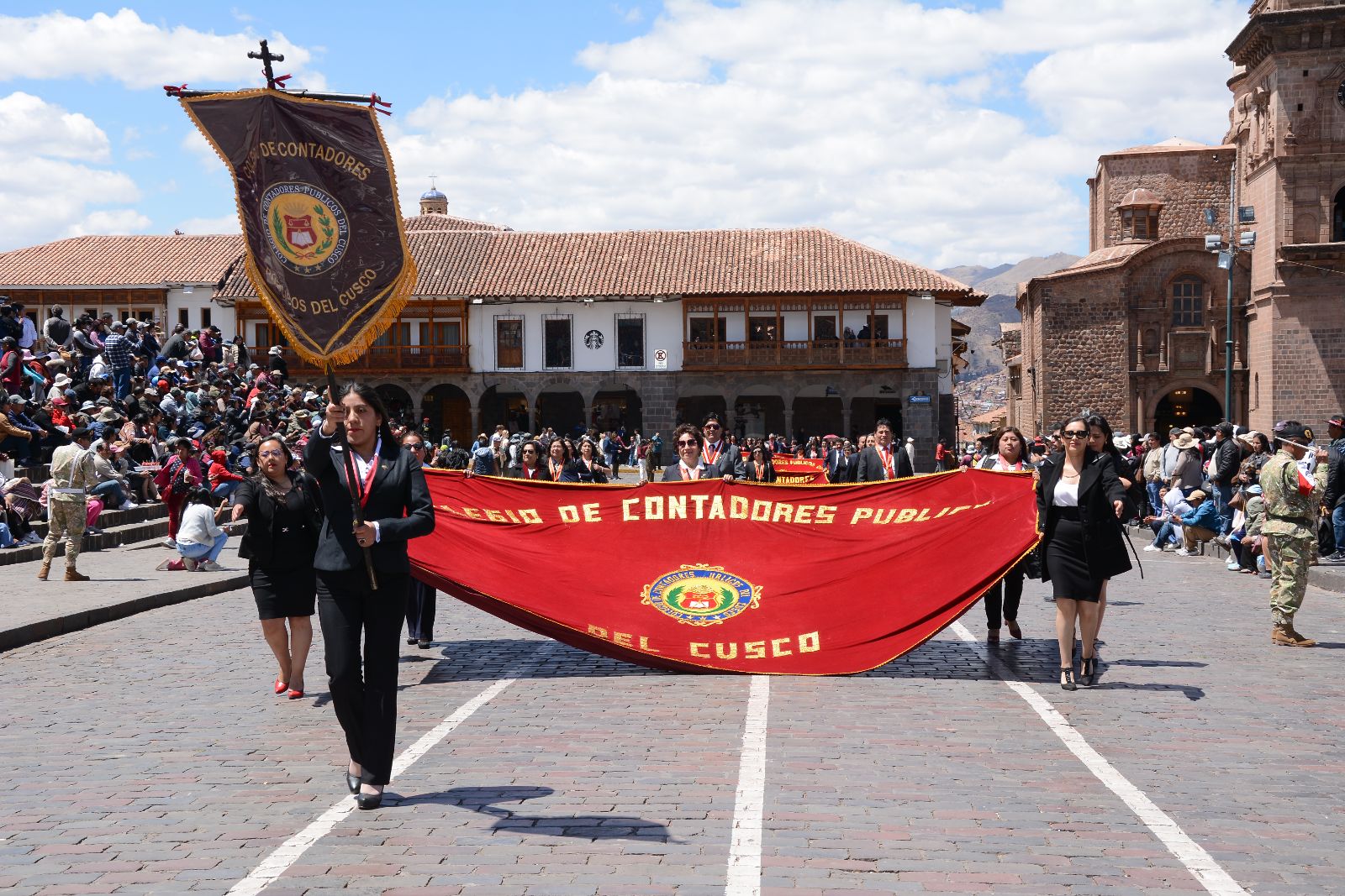 Foto 42 de DESFILE INSTITUCIONAL POR MES DEL CONTADOR 2026