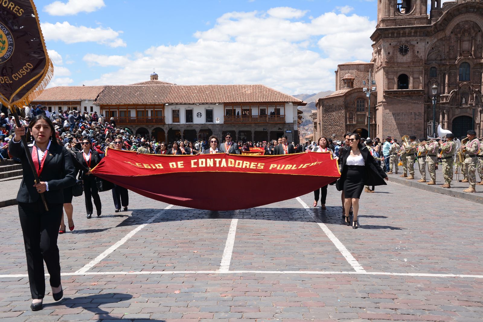 Foto 44 de DESFILE INSTITUCIONAL POR MES DEL CONTADOR 2026