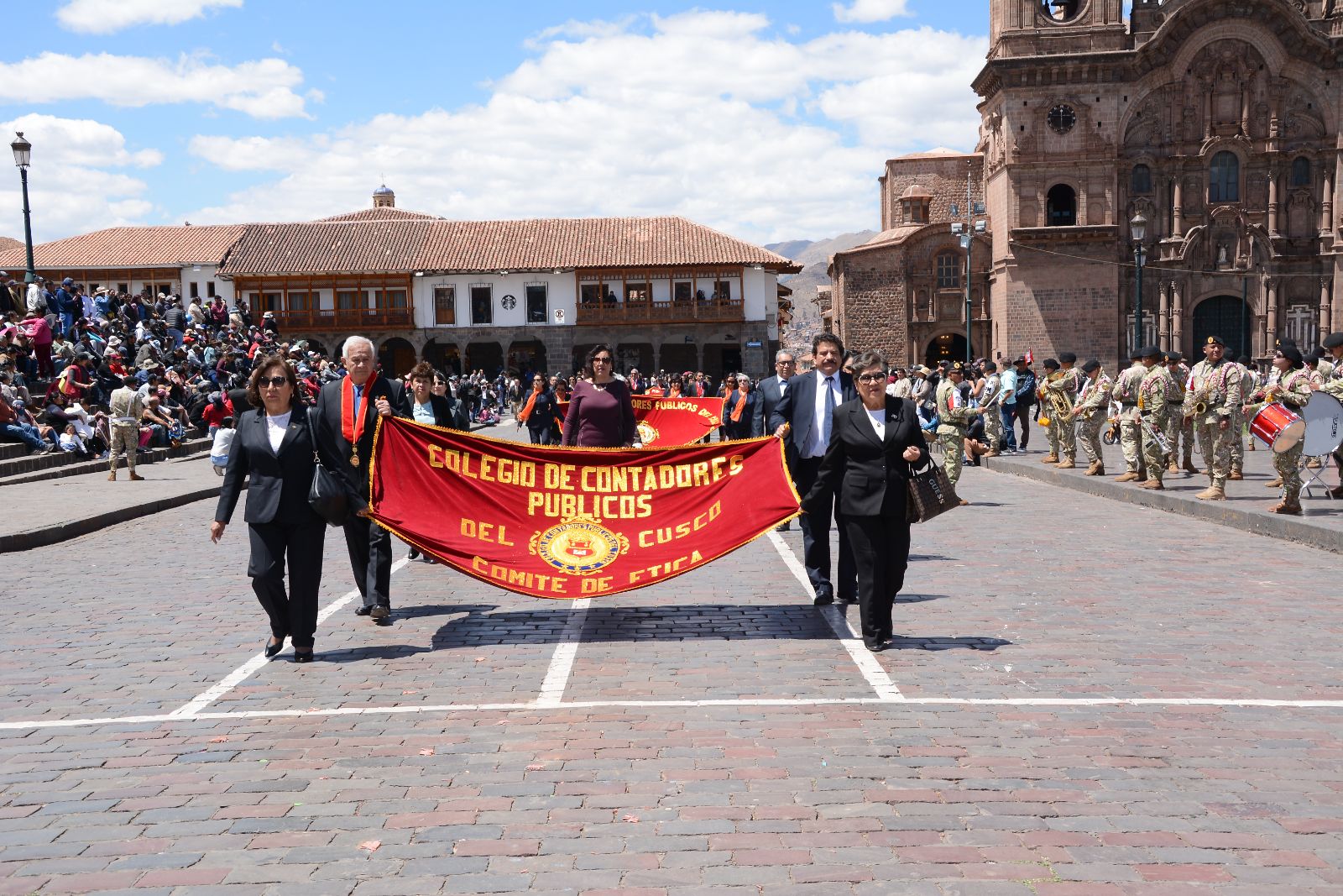 Foto 52 de DESFILE INSTITUCIONAL POR MES DEL CONTADOR 2026