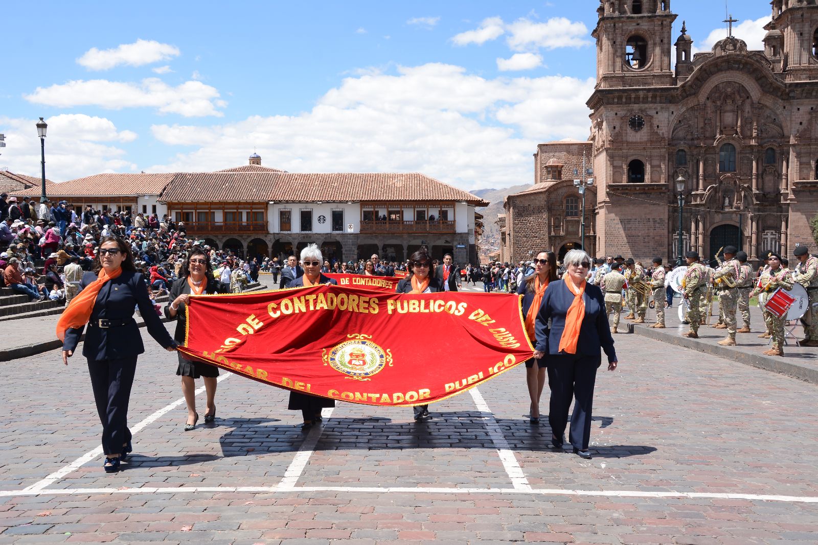 Foto 56 de DESFILE INSTITUCIONAL POR MES DEL CONTADOR 2026