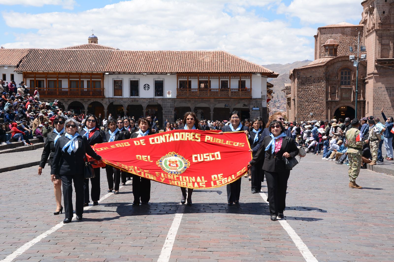 Foto 75 de DESFILE INSTITUCIONAL POR MES DEL CONTADOR 2026