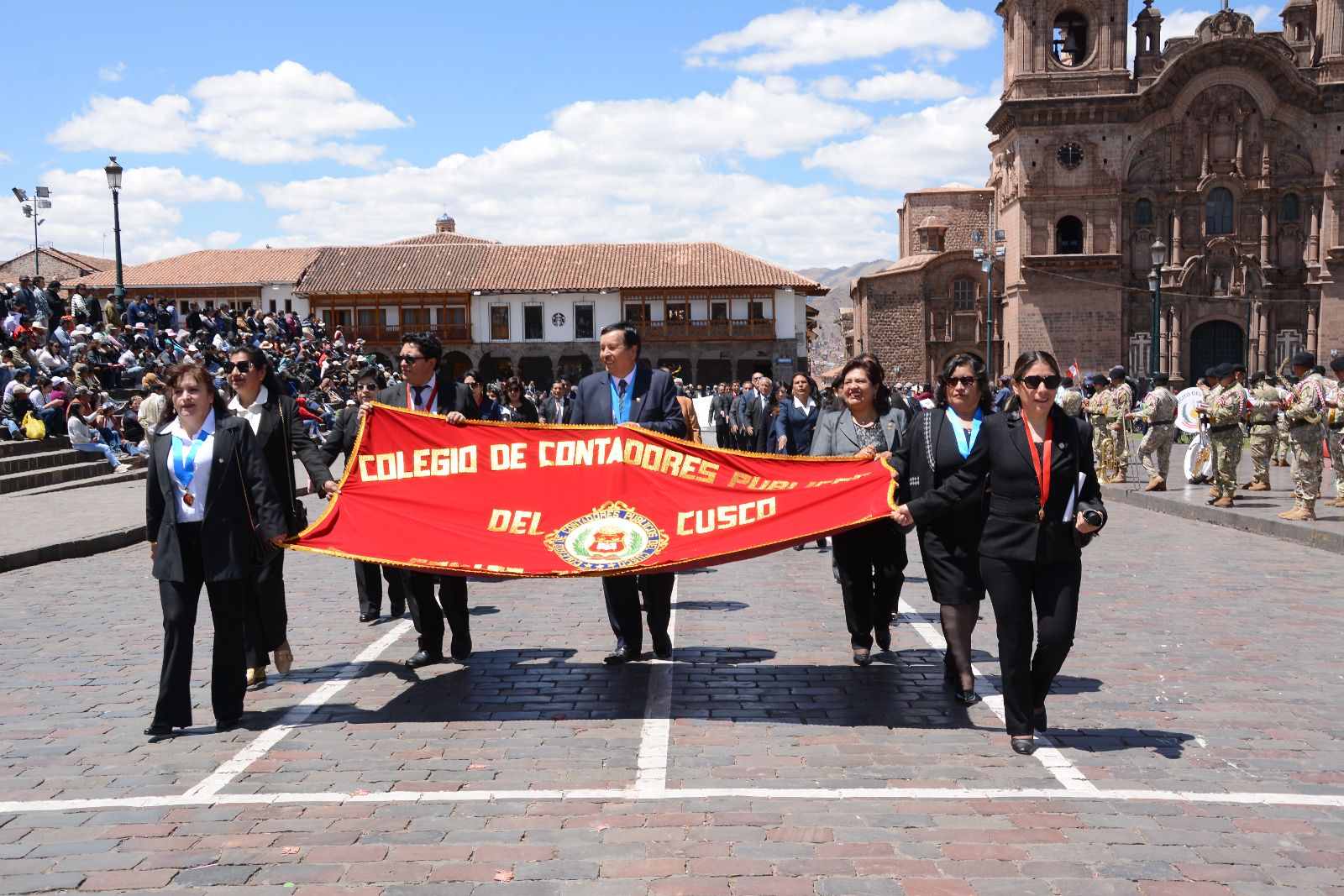 Foto 86 de DESFILE INSTITUCIONAL POR MES DEL CONTADOR 2026